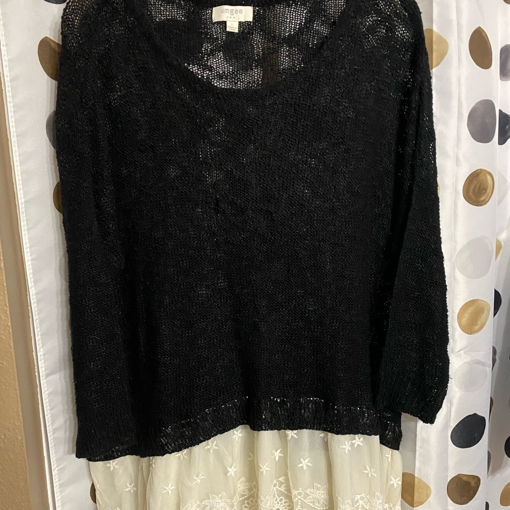 Umgee black & cream light weight sweater